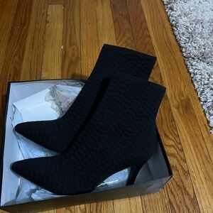 Mia Women's McKinley Dress Pointed Toe Booties 9M